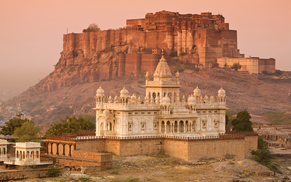 the-fabulous-old-forts-and-palaces-of-india-kastur-jewels