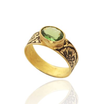 18kt Gold Ring with Tsavorite (Green Garnet)