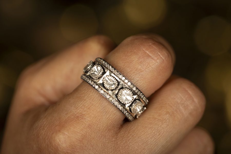 Classic 15th Century Natural Sliced Diamond Ring Band - Image 2