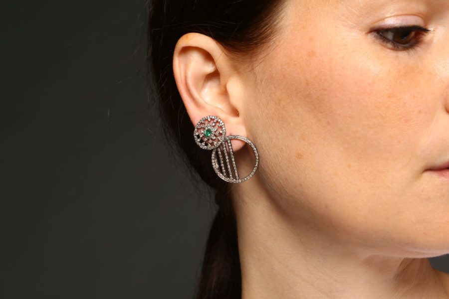 Classic Simple Emerald & Diamond Stud Earrings - Image 2