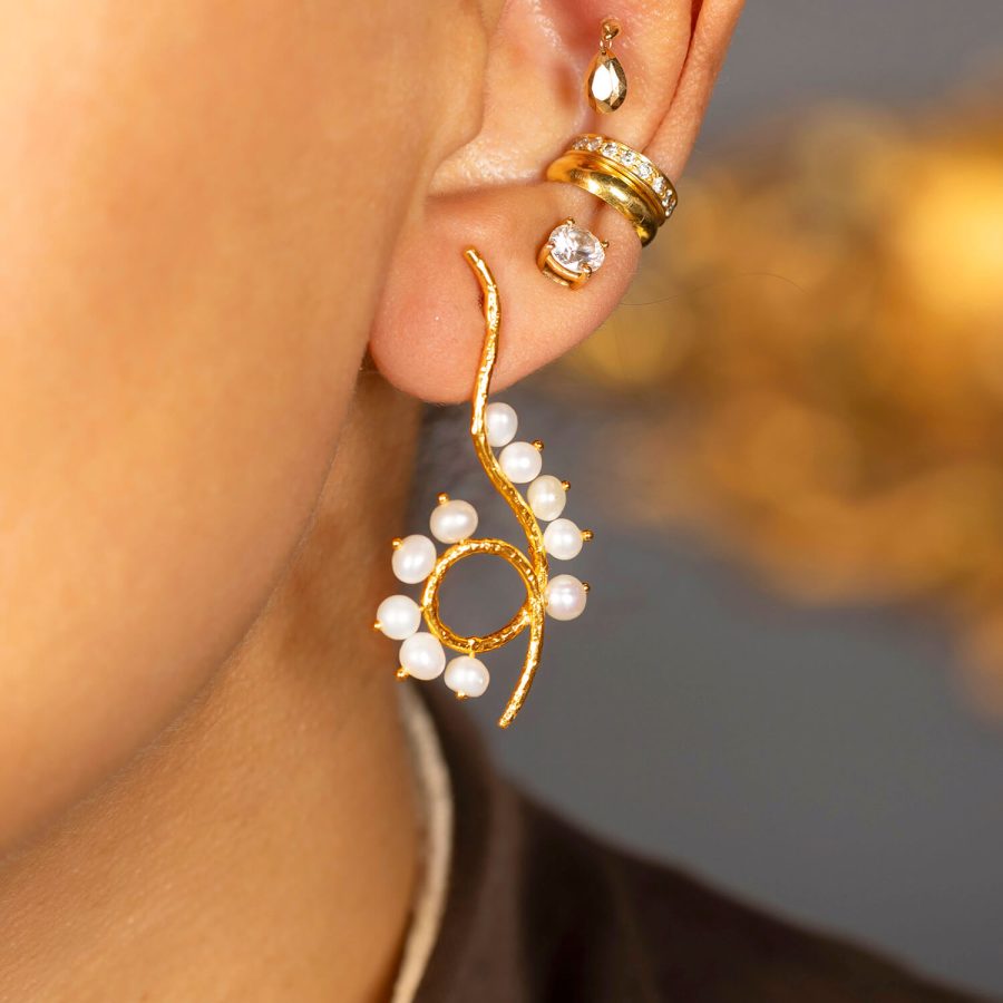 Abstract Twirl Pearl Earrings