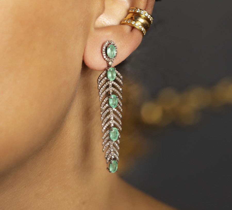 Leaf Emerald & Diamond Fluid Earring - Image 2