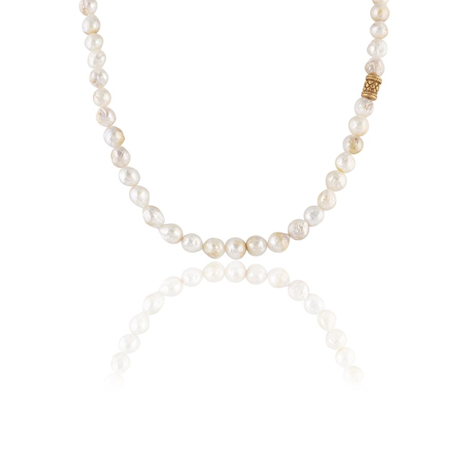 Simple Pearl Necklace with Amulet Detail