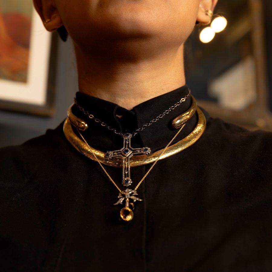 Simple Hammered  Neckpiece - Image 3