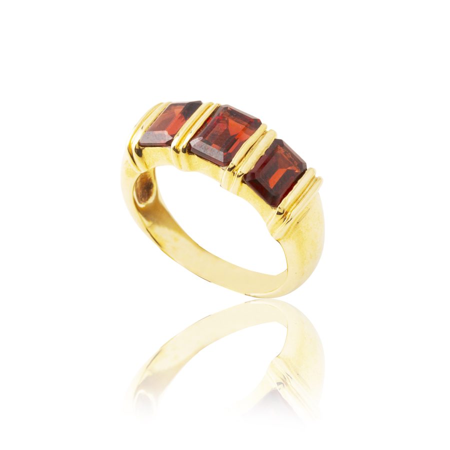Vintage 14kt Gold Garnet Ring