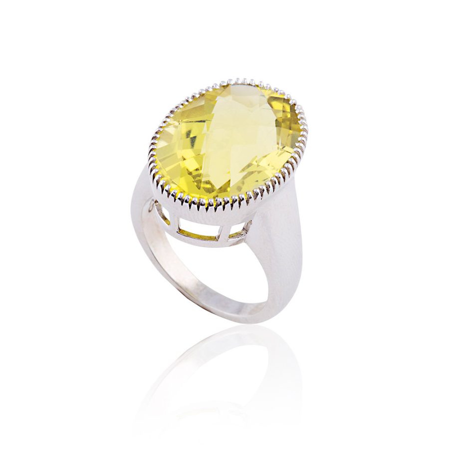 Simple Grand Quartz Ring
